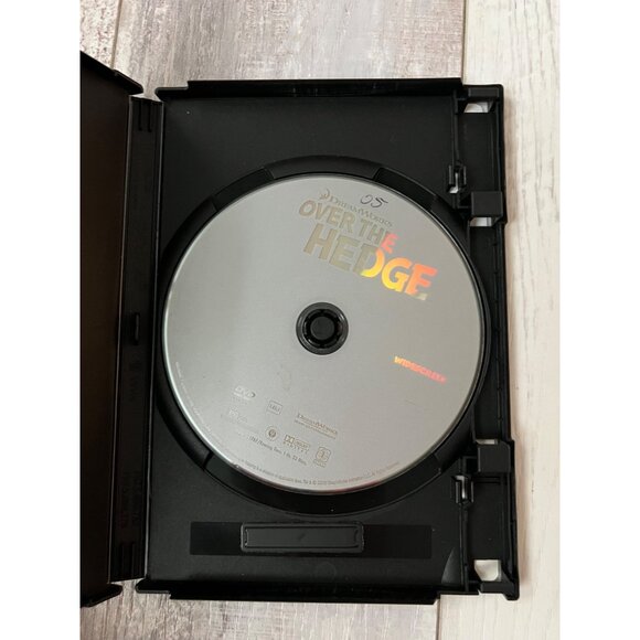 DreamWorks "Over The Hedge" DVD Kid's Comedy Movie - Picture 3 of 5